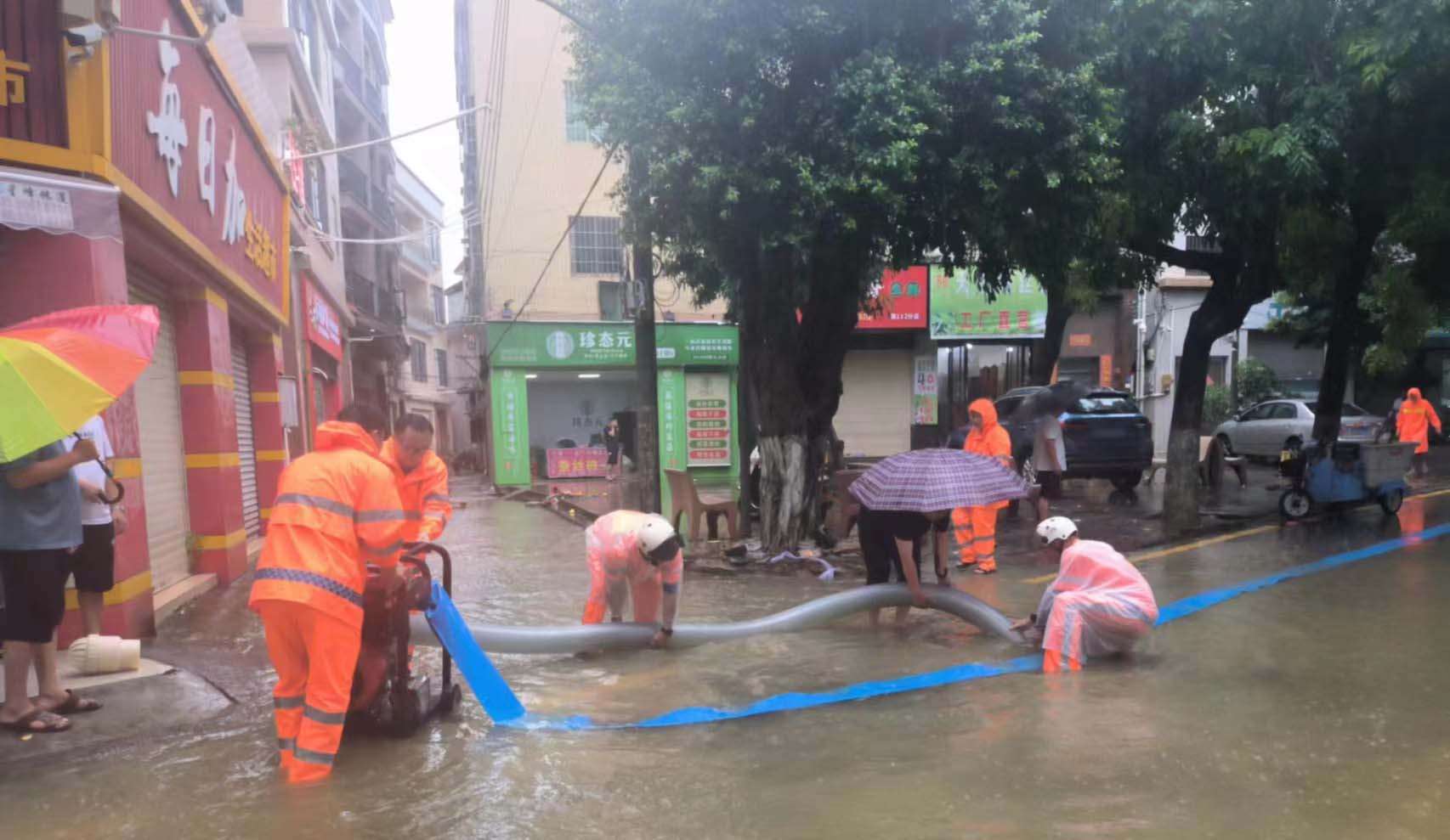 闻“汛”而动 | 风雨无阻，918博天堂人坚守一线守护城市安全